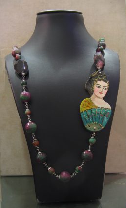 Collana in pietre dure