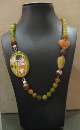 Collana in pietre dure