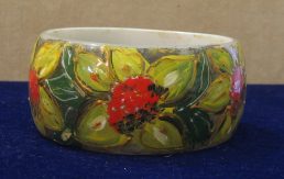 Bracciale in resina dipinto a mano