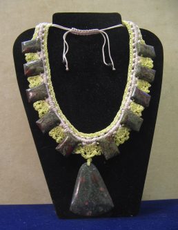 Collana in Plumite tessita