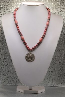 Collana in Rhodonite con Aretusa in Argento Sterling