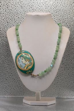Collana Aretusa Sfondo verde in giada