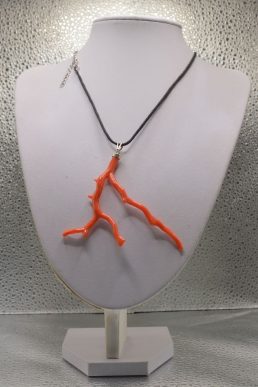 Collana girocollo con grande ramo di Corallo