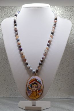 Collana con Medaglione con Donna Stilizzata