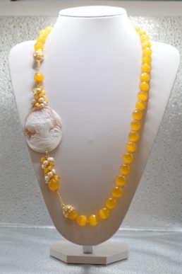 Collana in Occhi di Gatto Gialli e Cammeo