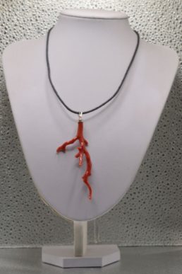 Collana girocollo conGrande  Ramo di Corallo
