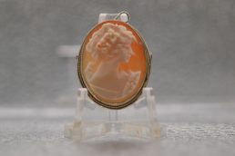 Spilla in argento con Cammeo