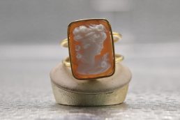 Anello regolabile con Cammeo