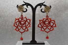 Orecchini in chiaccherino Rose