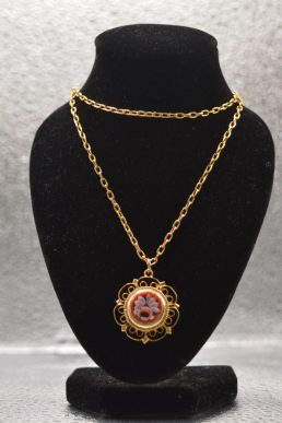 Collana con pendente rotondo in Micromosaico