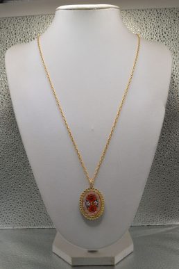 Collana con pendente ovale in Micromosaico