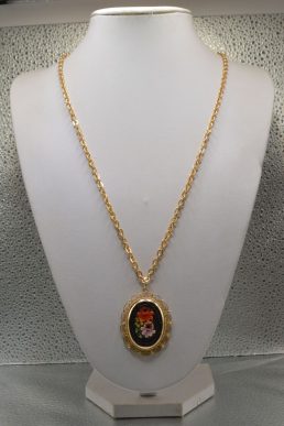 Collana con pendente ovale in Micromosaico