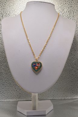 Collana con pendente a cuore medio in Micromosaico