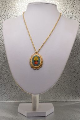 Collana con pendente ovale in Micromosaico